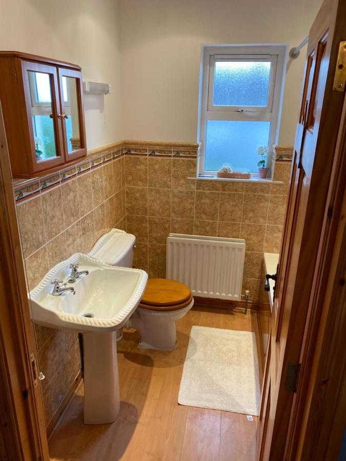 Primrose Cottage, Bushmills - Cosy Self Catering Property Exterior foto
